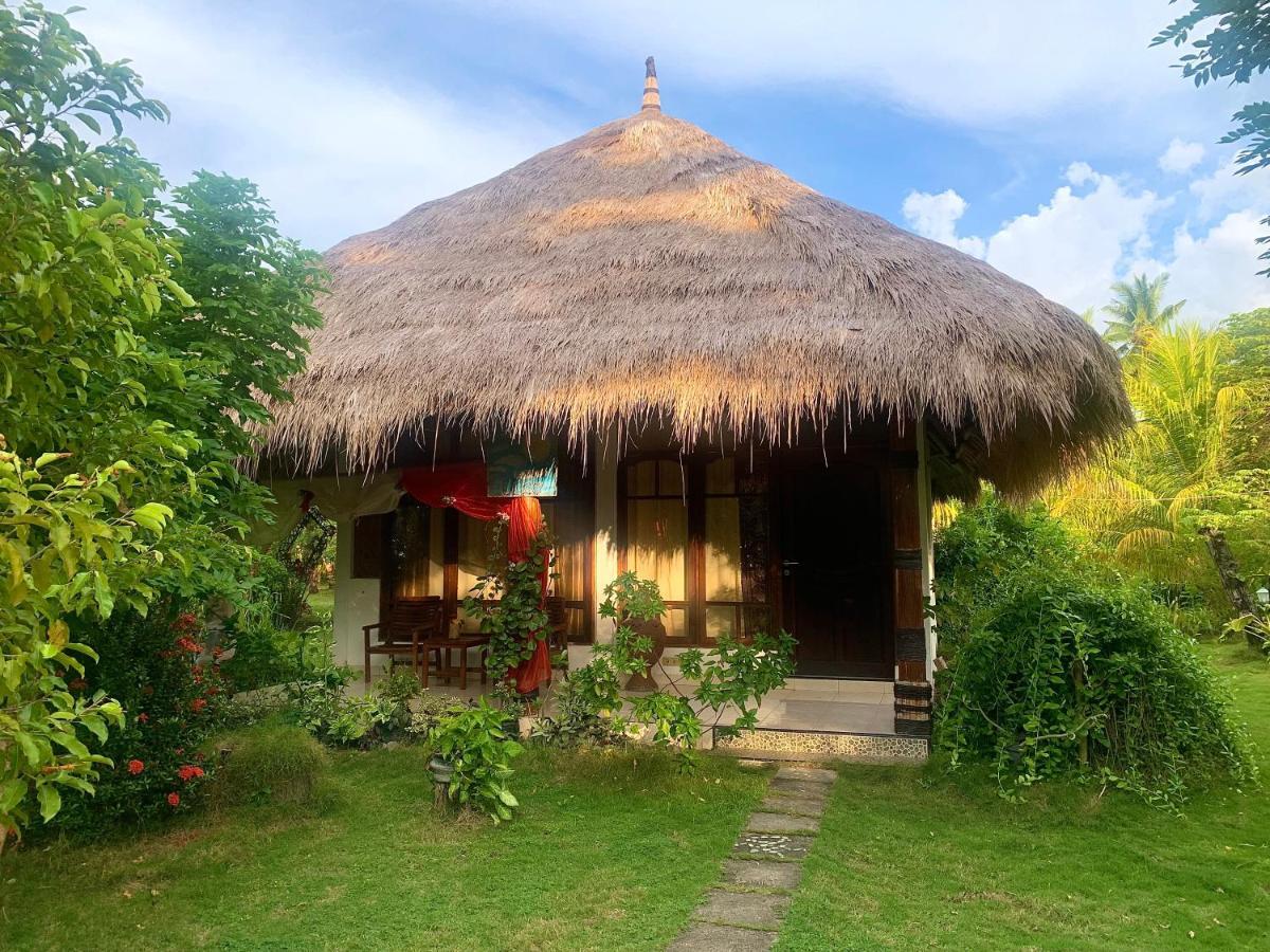 Budi Sun Resort Маумере Екстериор снимка