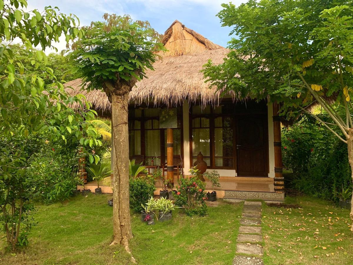 Budi Sun Resort Маумере Екстериор снимка